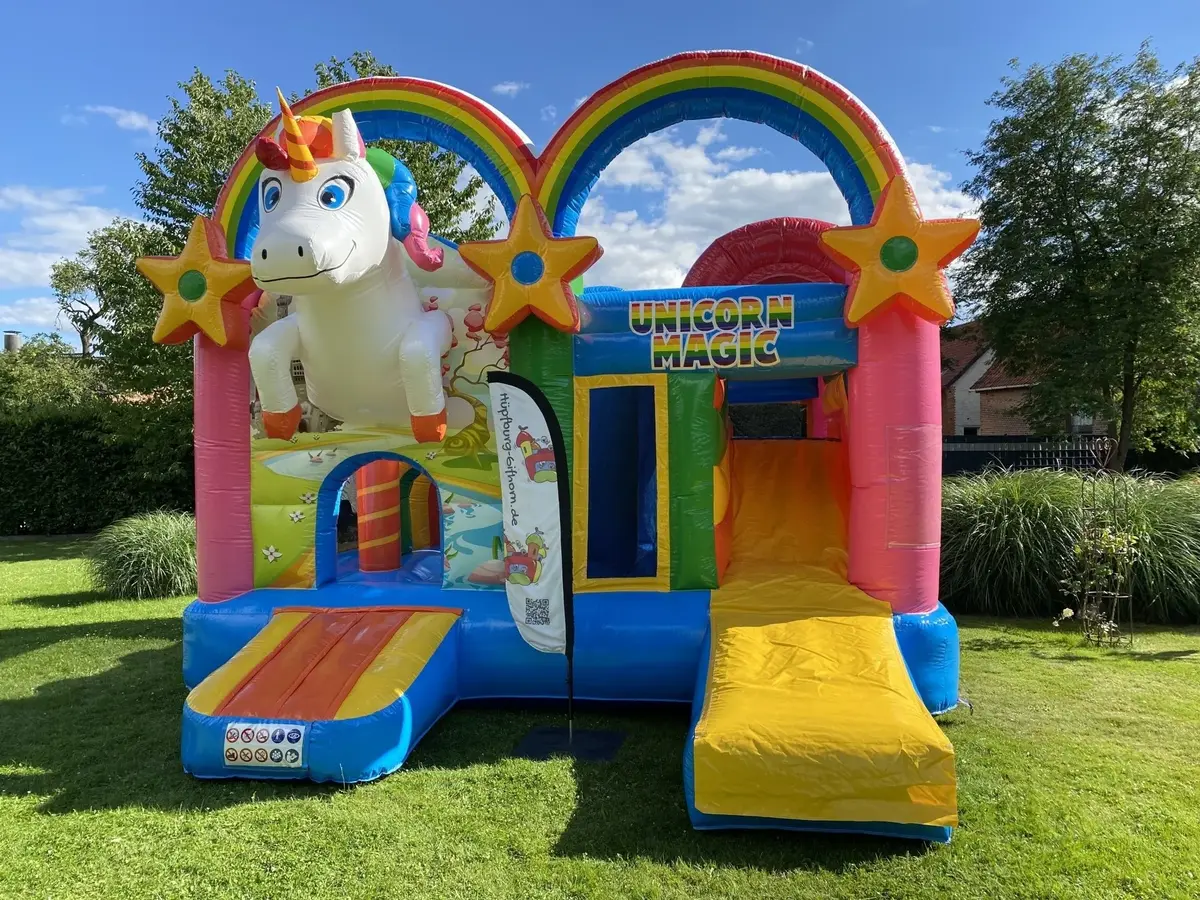 Einhorn Huepfburg Außen Vorne