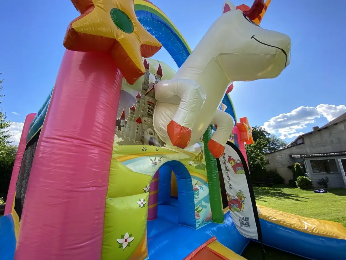 Einhorn Huepfburg Eingang