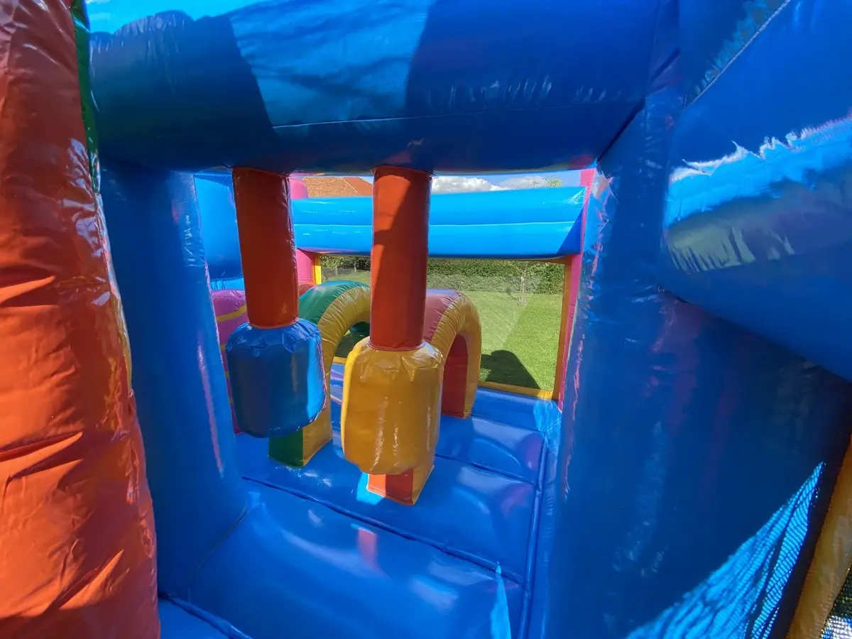 Einhorn Huepfburg Innen