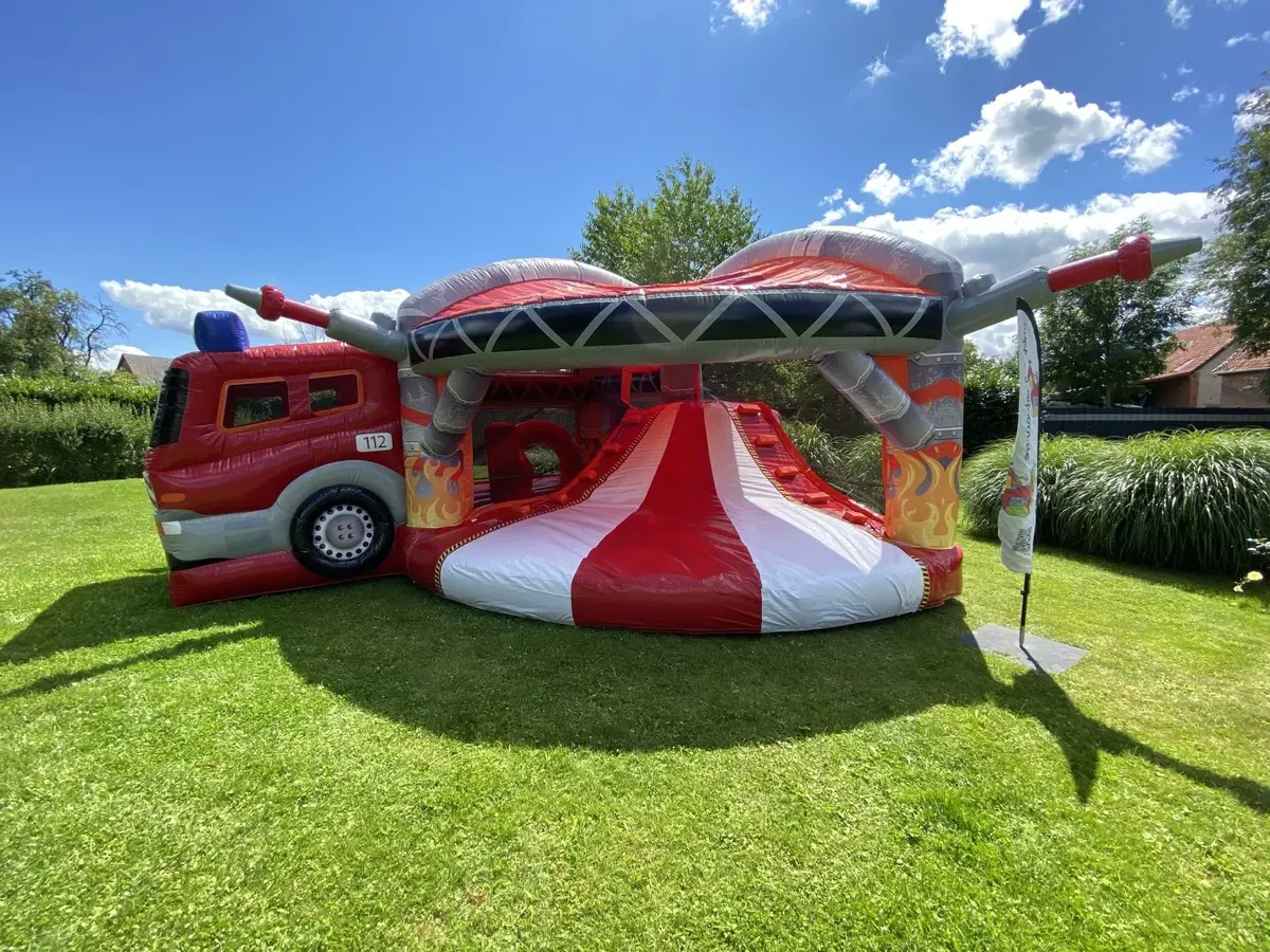 Feuerwehr Huepfburg Rutsche